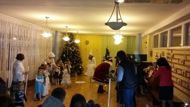 2015-12-14 ,,Drugelių" grupės Kalėdinė popietė ,,Kalėdos miške"